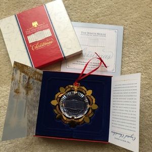 White House Christmas ornament 2002